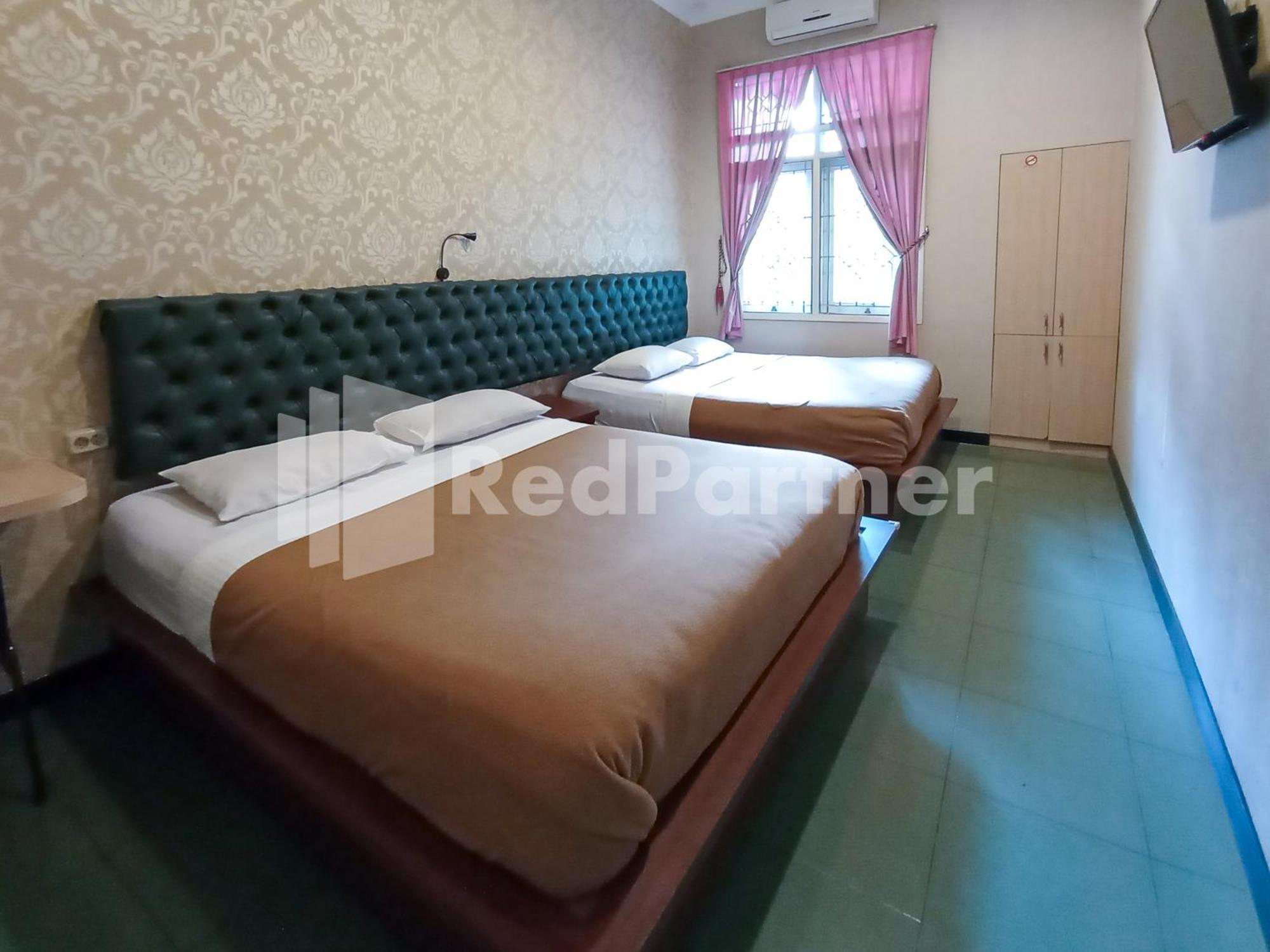 Nillo Hotel Kebumen Mitra Reddoorz Exterior photo