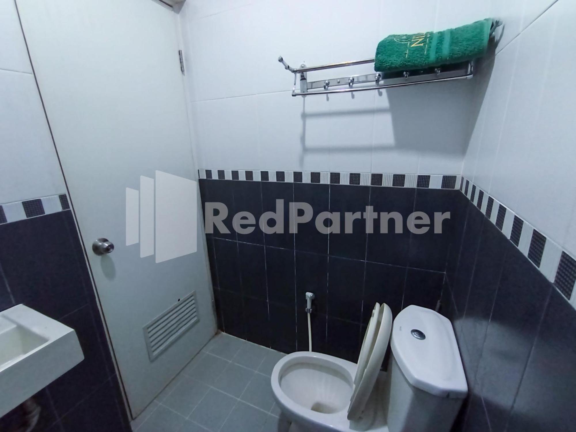 Nillo Hotel Kebumen Mitra Reddoorz Exterior photo