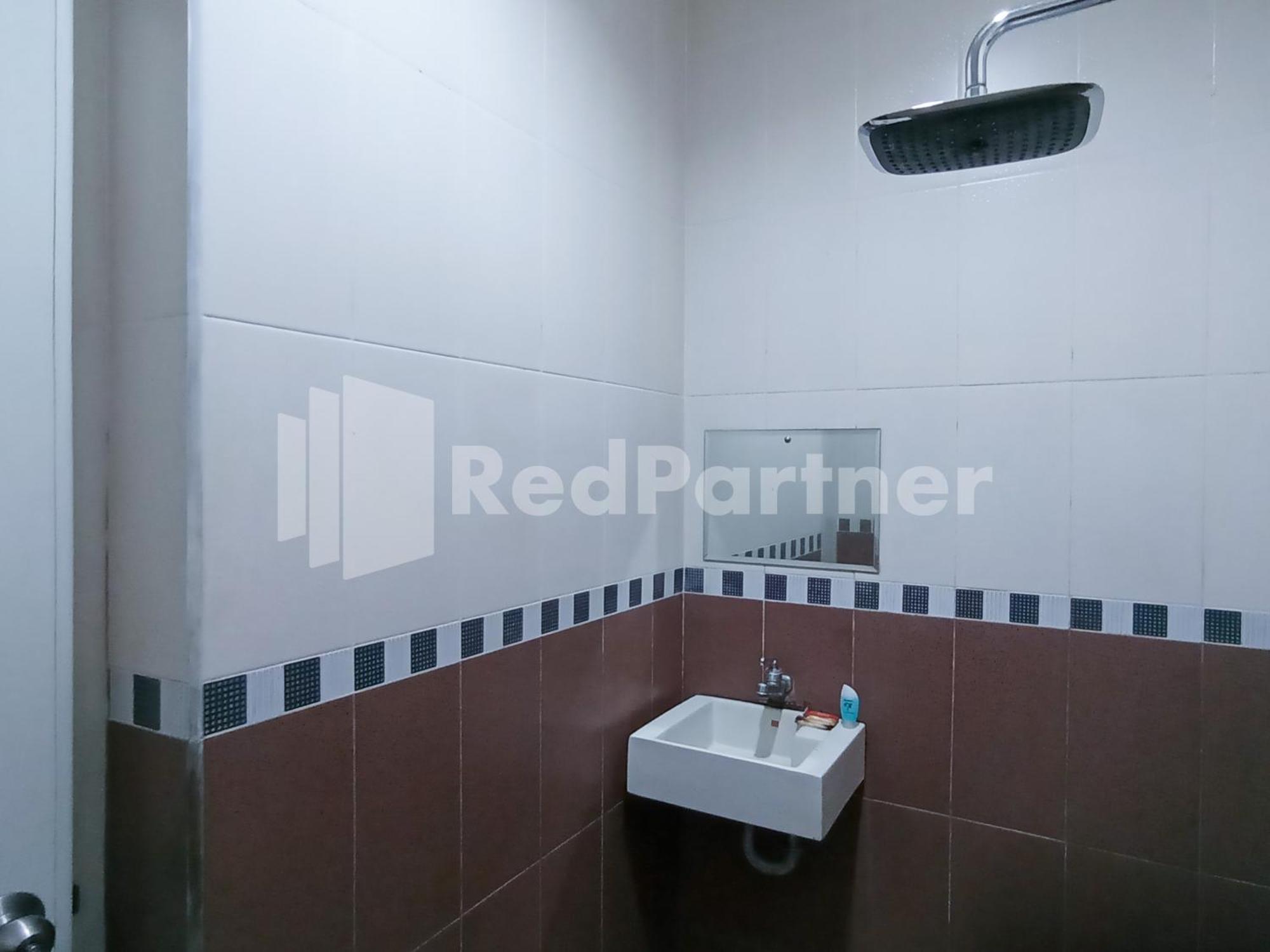 Nillo Hotel Kebumen Mitra Reddoorz Exterior photo