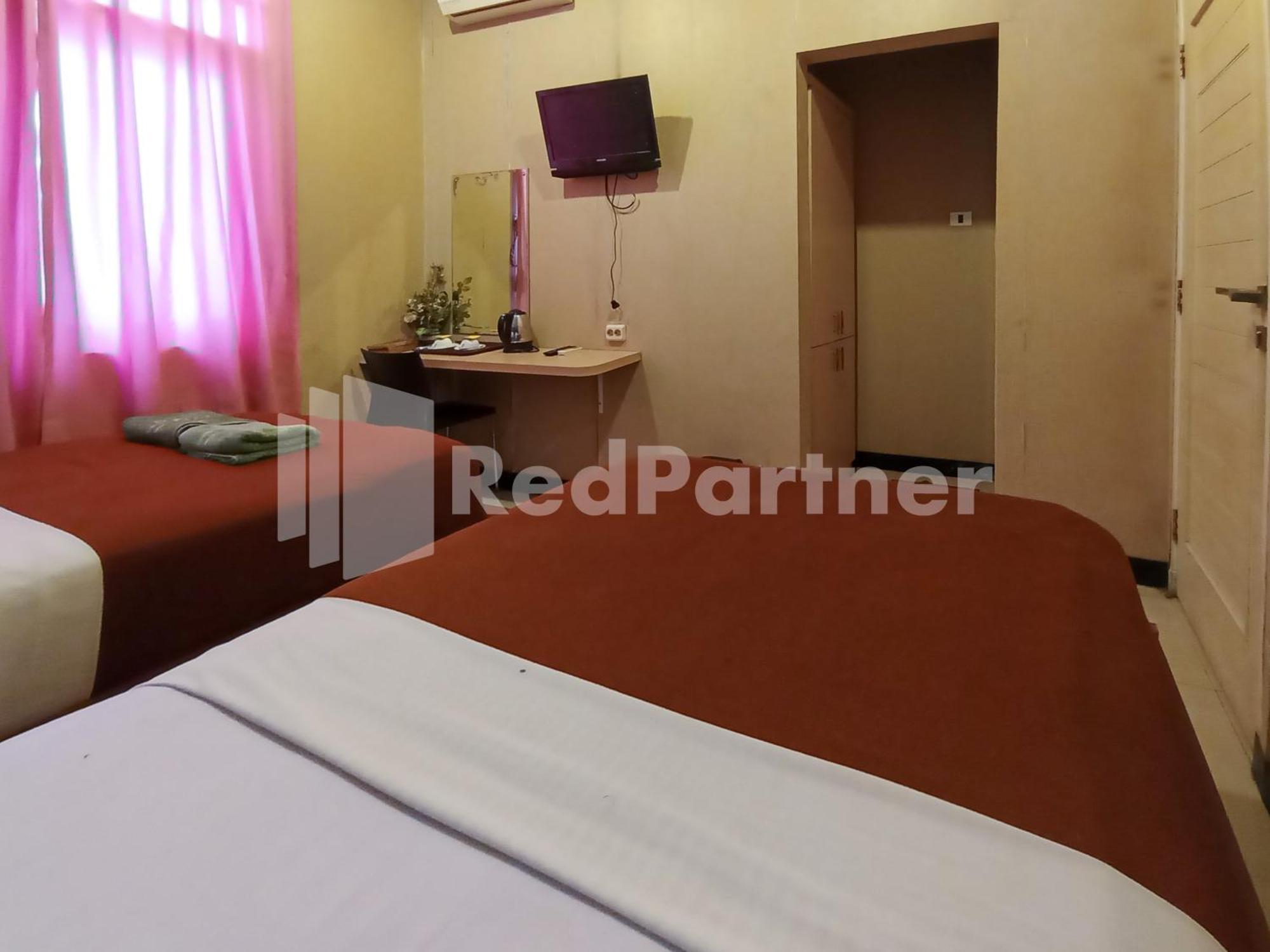Nillo Hotel Kebumen Mitra Reddoorz Exterior photo