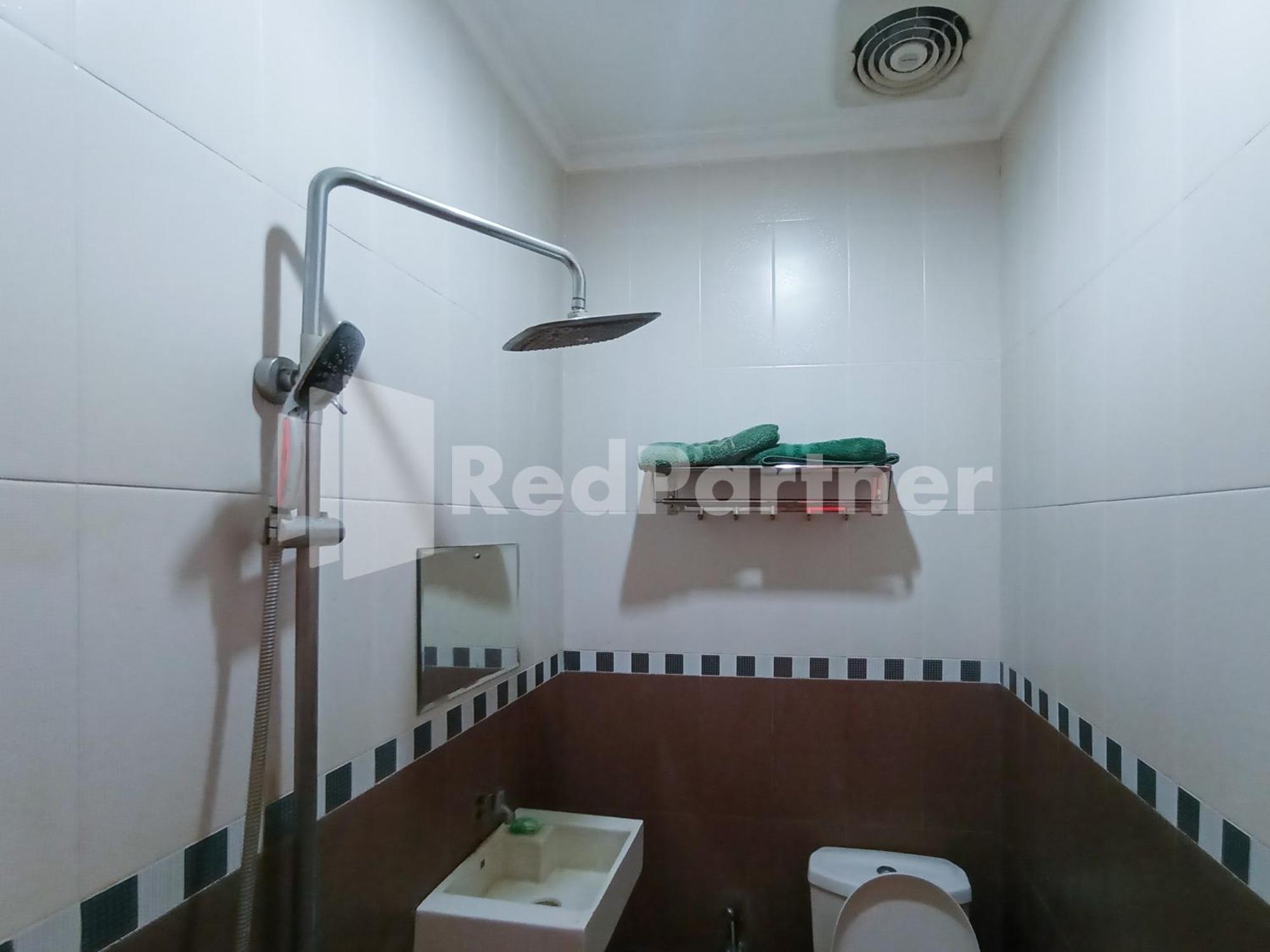 Nillo Hotel Kebumen Mitra Reddoorz Exterior photo