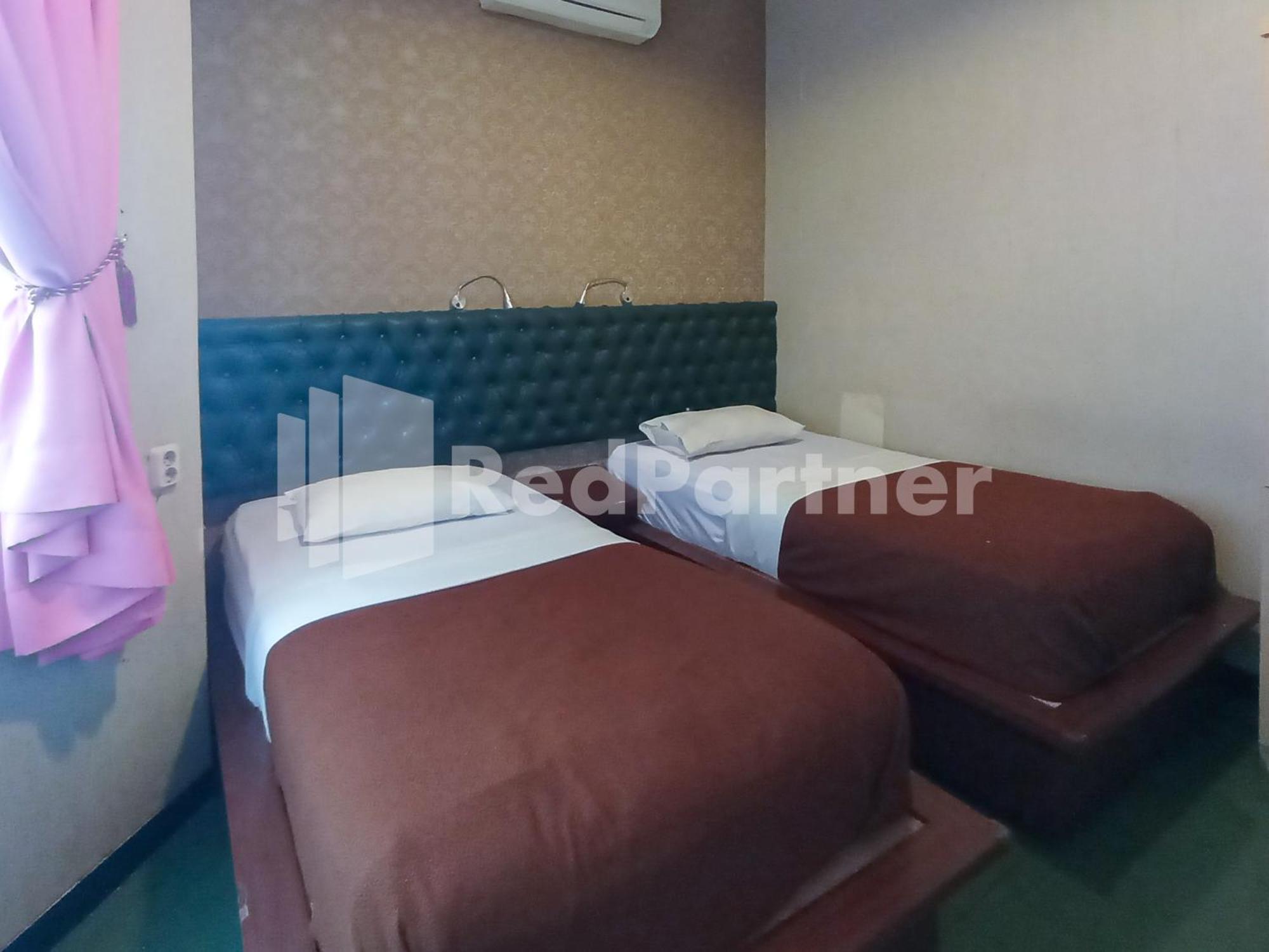 Nillo Hotel Kebumen Mitra Reddoorz Exterior photo