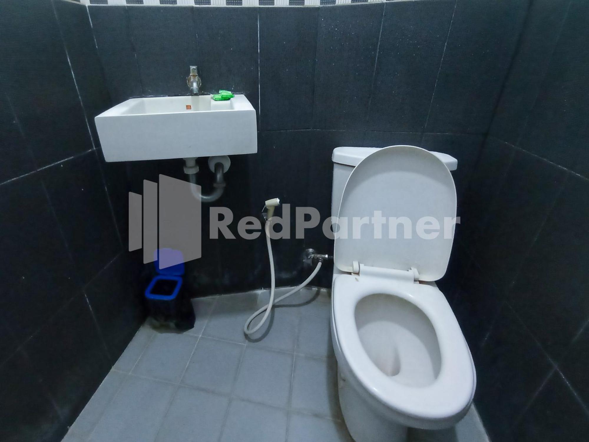 Nillo Hotel Kebumen Mitra Reddoorz Exterior photo