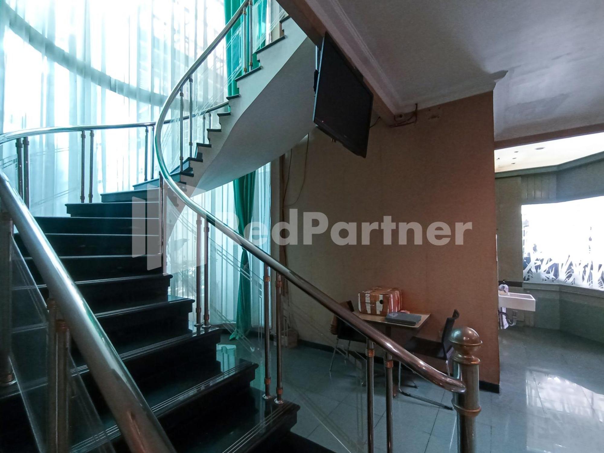 Nillo Hotel Kebumen Mitra Reddoorz Exterior photo
