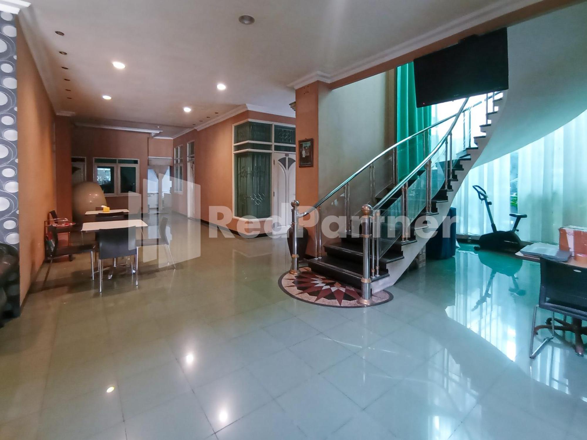 Nillo Hotel Kebumen Mitra Reddoorz Exterior photo
