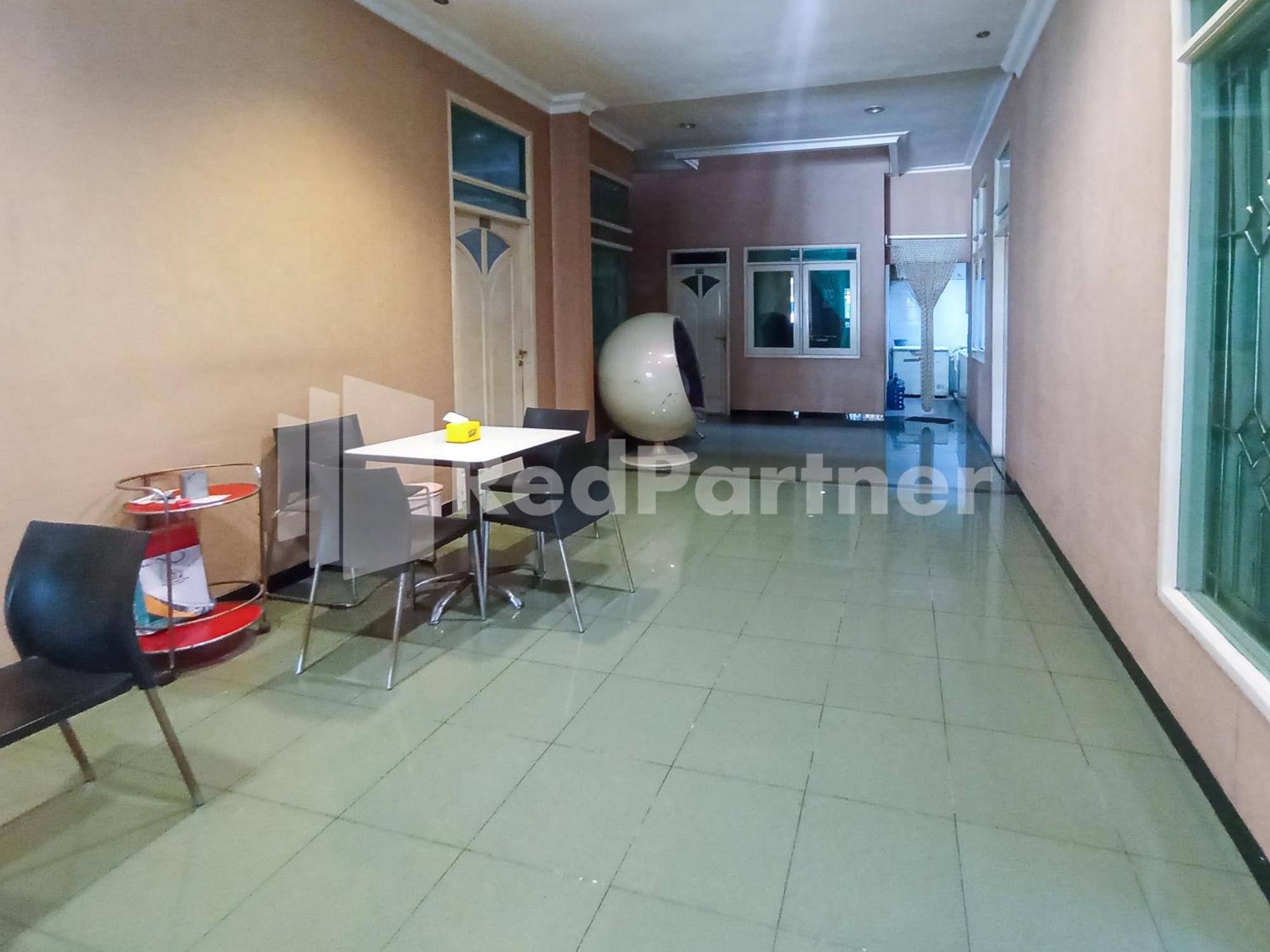 Nillo Hotel Kebumen Mitra Reddoorz Exterior photo